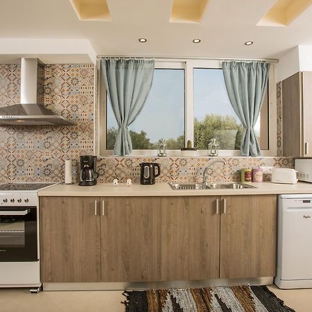 Panorama Villa มาเลีย ภายนอก รูปภาพ