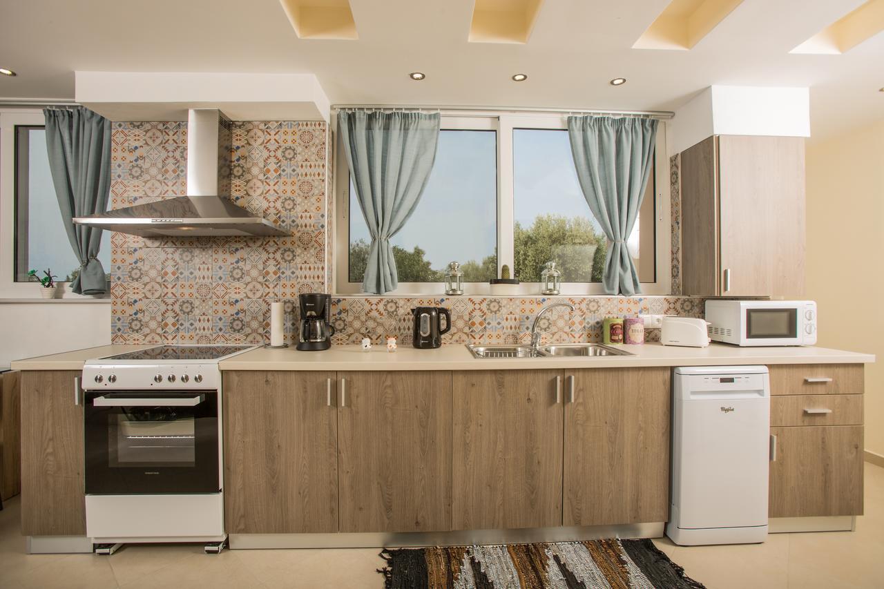 Panorama Villa มาเลีย ภายนอก รูปภาพ