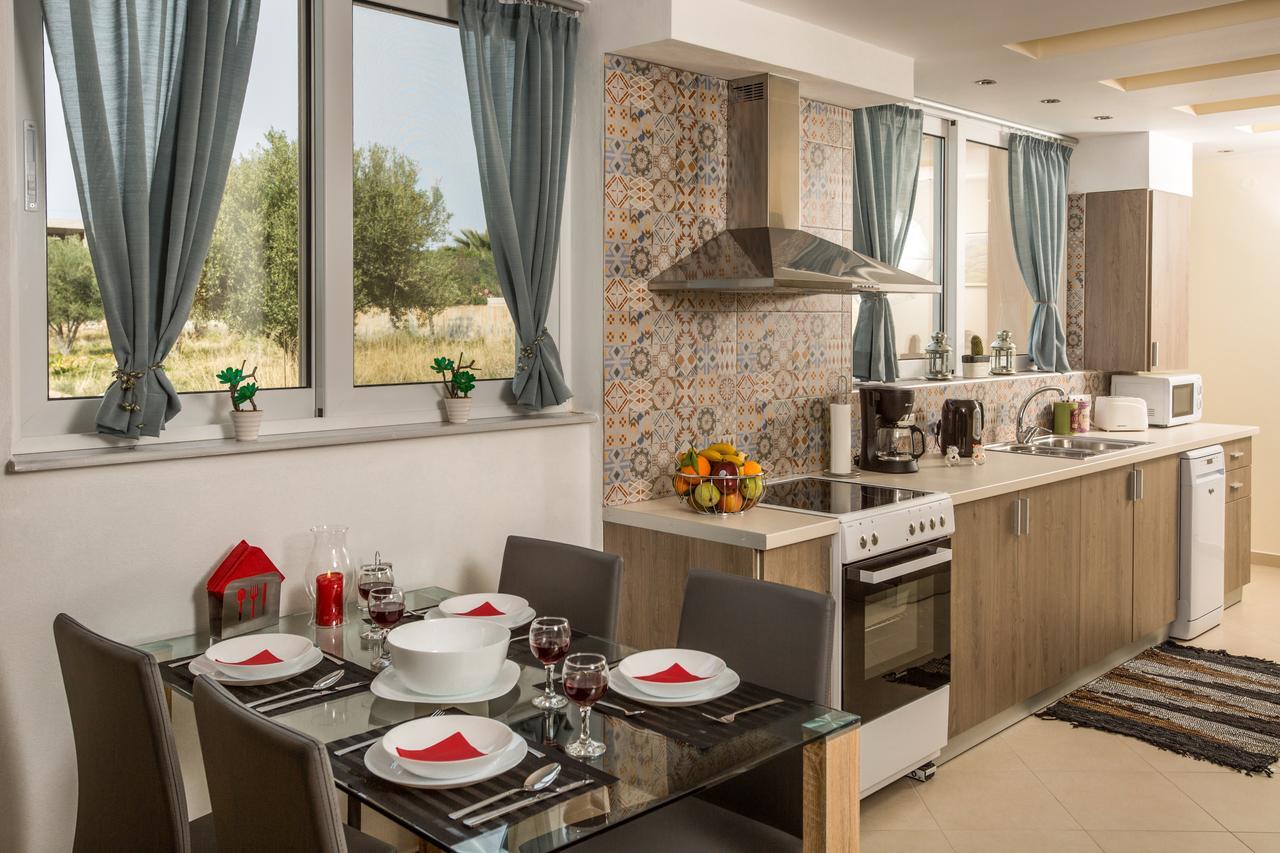 Panorama Villa มาเลีย ภายนอก รูปภาพ
