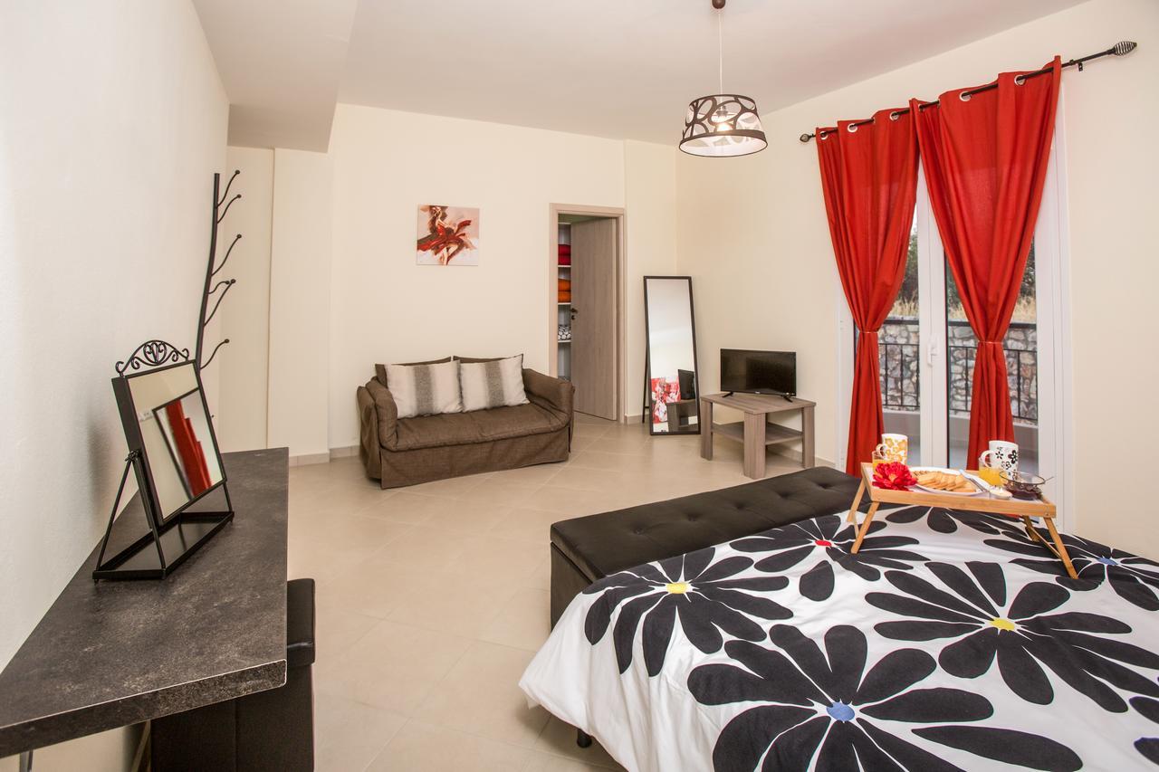 Panorama Villa มาเลีย ภายนอก รูปภาพ