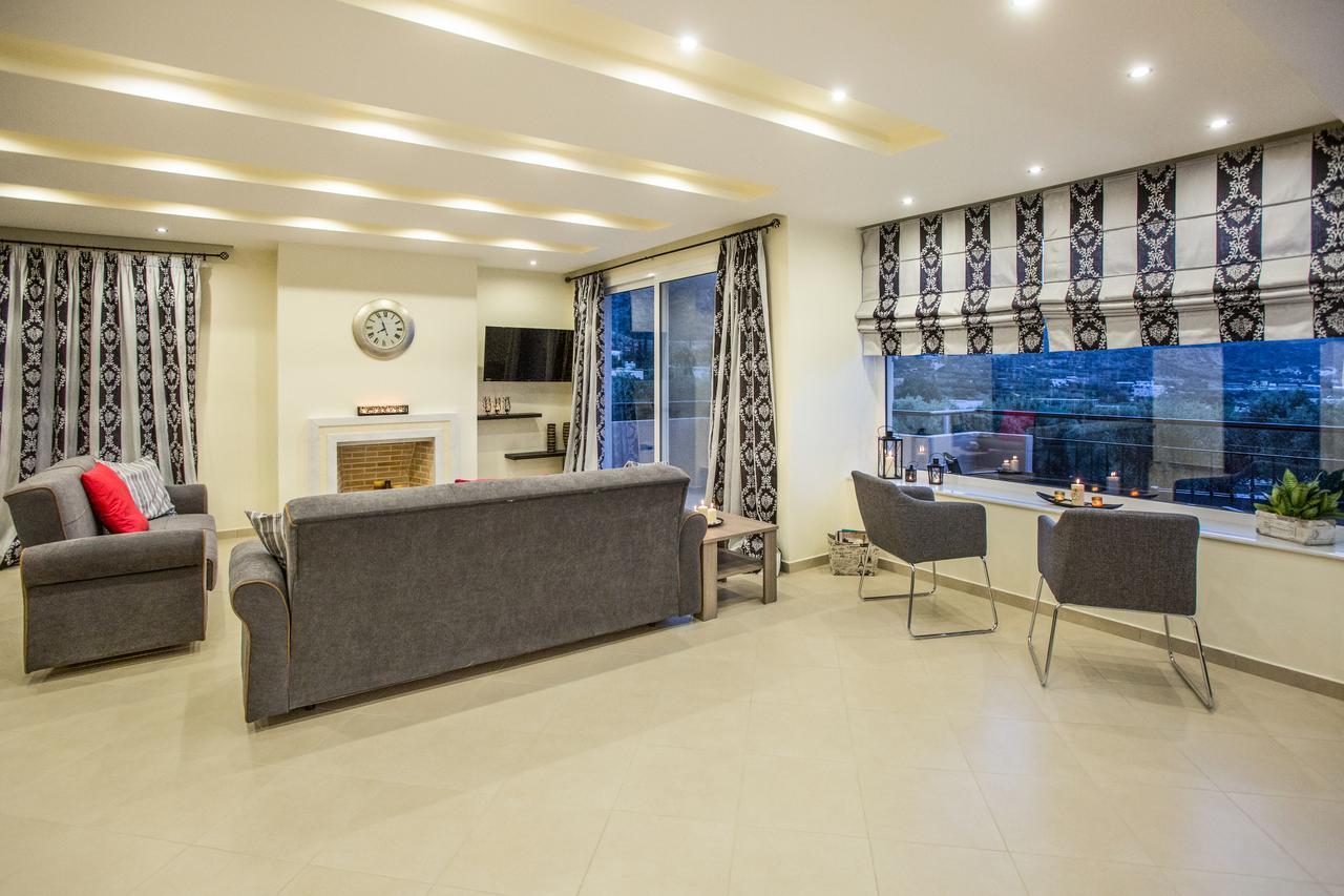 Panorama Villa มาเลีย ภายนอก รูปภาพ