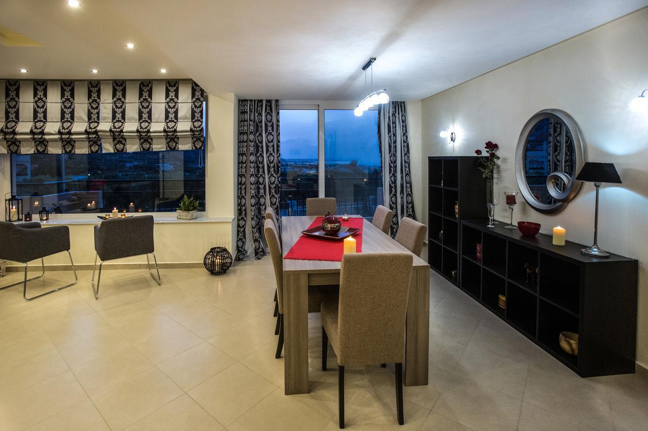 Panorama Villa มาเลีย ภายนอก รูปภาพ